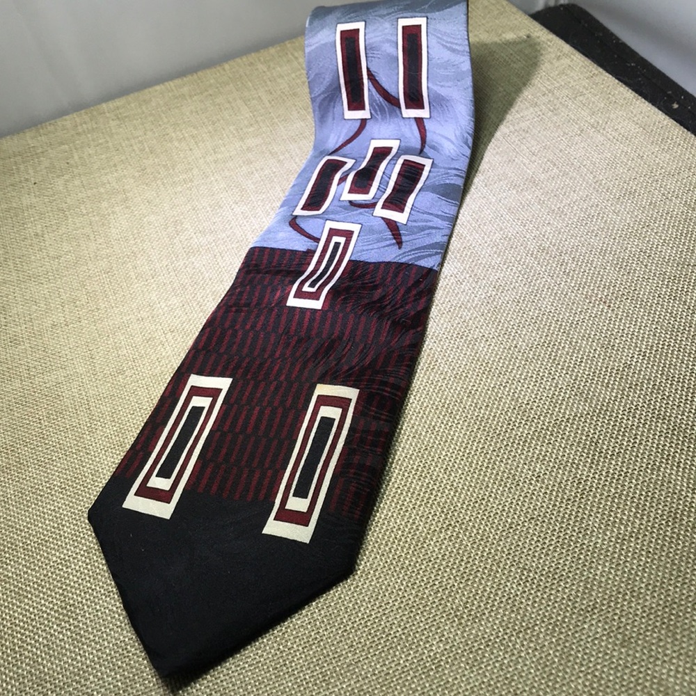 Insignia all silk geometric print Tie